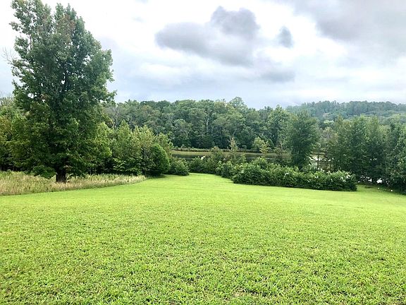 2nd image of Pointe Vista Dr