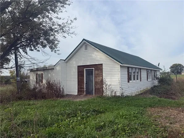 37155 W 351st St, Osawatomie, KS 66064