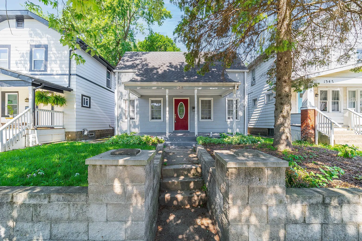 1349 Oakwood Ave photo 1