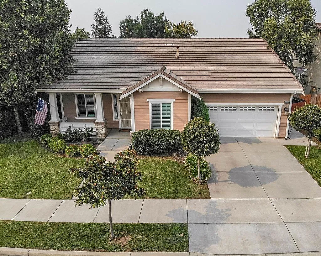 7301 Metcalf Way photo 1
