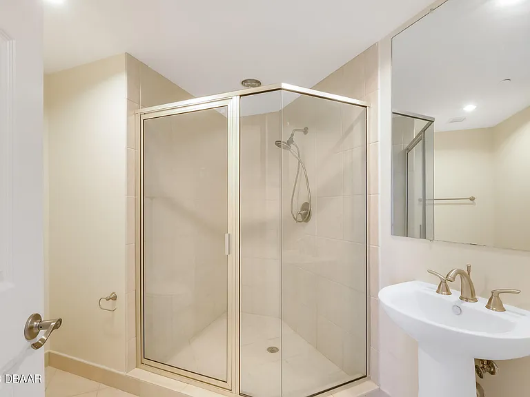 241 Riverside Dr #1710 — Photo 39