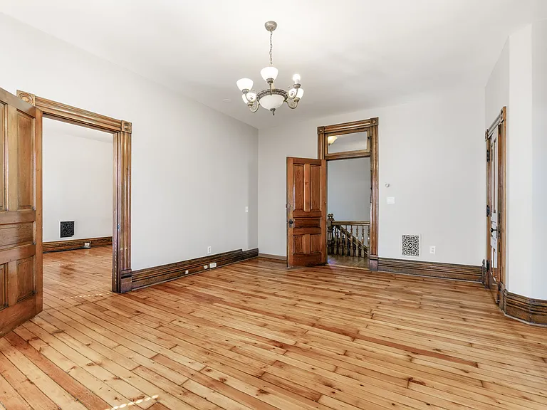 529 S 3rd St — Photo 42
