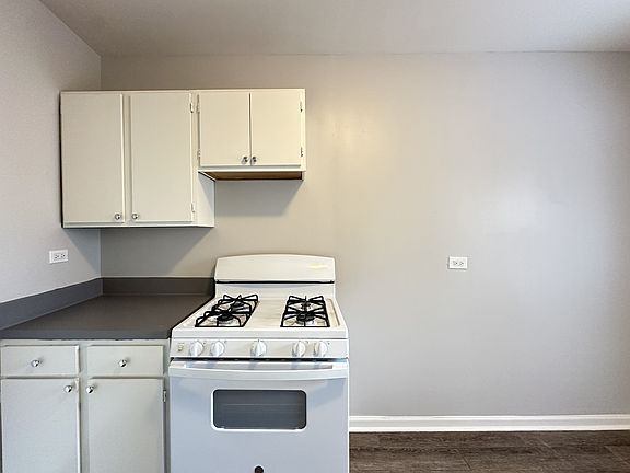 5th image of 5740 N Winthrop Ave #903