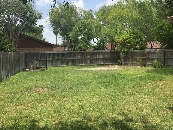 5th image of 113 E Camellia Ave