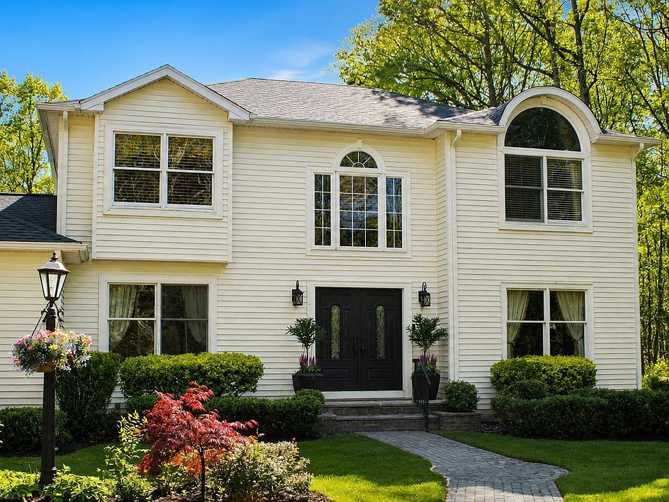 1st image of 818 Harlequin Dr