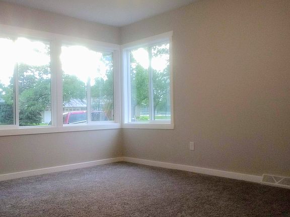 5th image of 707 2nd St E