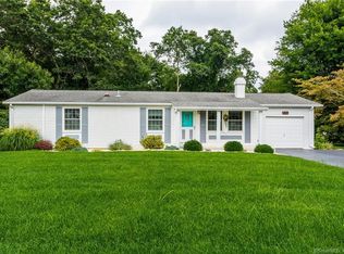 15 Maple Ct, Waterford, CT 06385