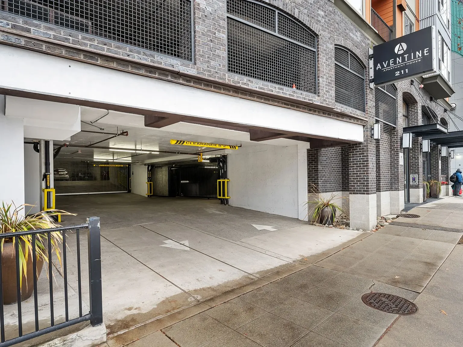 Aventine Apartments — Photo 4