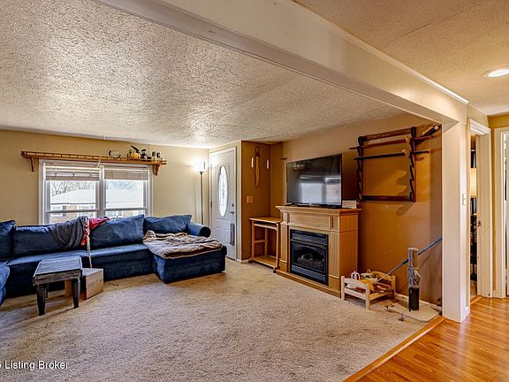 3rd image of 225 Northview Dr