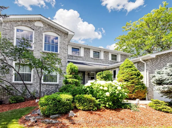 2 Manor Pl, Brampton, ON L6Z 1Y7