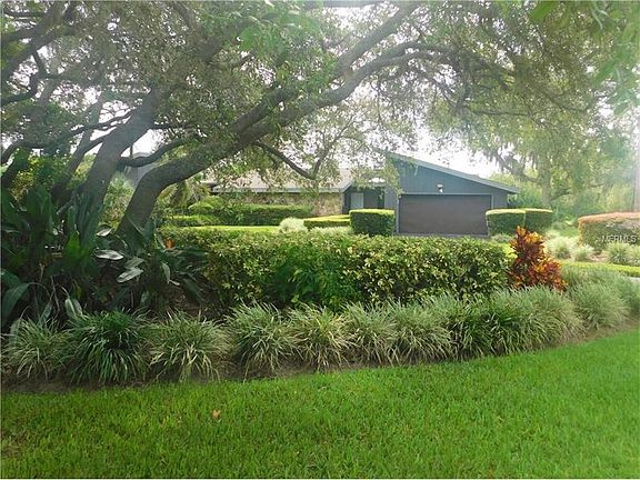 3rd image of 4 Canterbury Dr