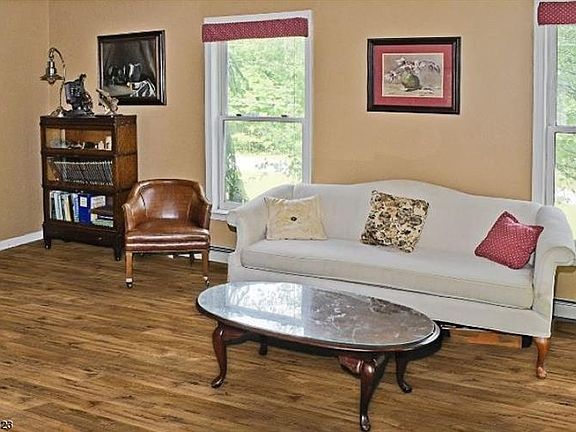 4th image of 24 Woodland Hills Dr