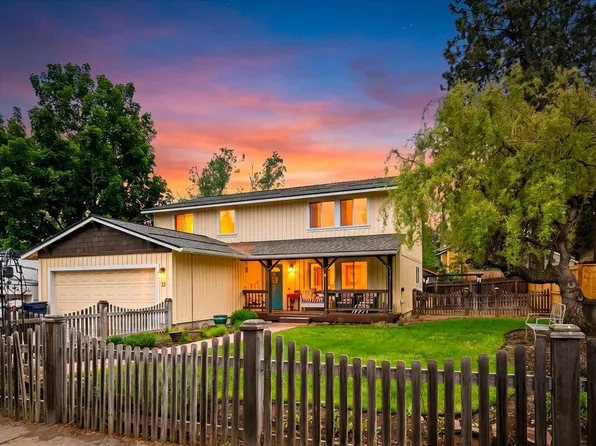 23 SE Benaiah Cir, Bend, OR 97702