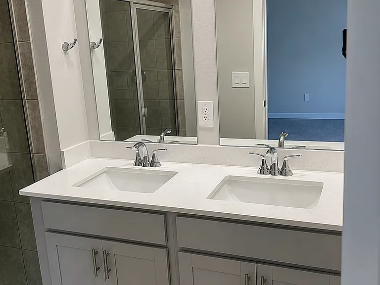 867 Ernest Ln — Photo 8
