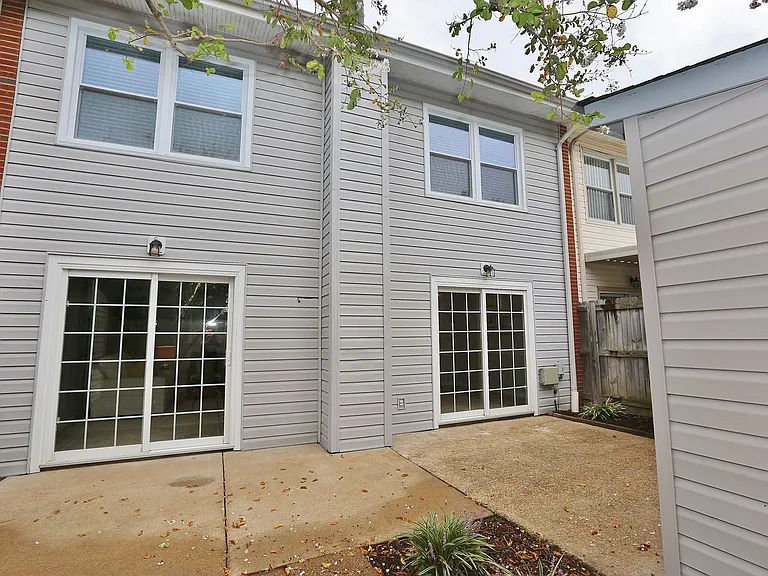 1207 Captain Adams Ct — Photo 16