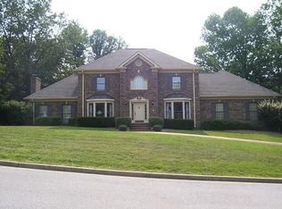 12 Huntington Dr, Clarksville, TN 37043
