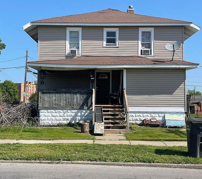 1st image of 300 E College St