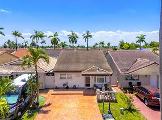 11562 NW 87th Pl, Hialeah Gardens, FL 33018