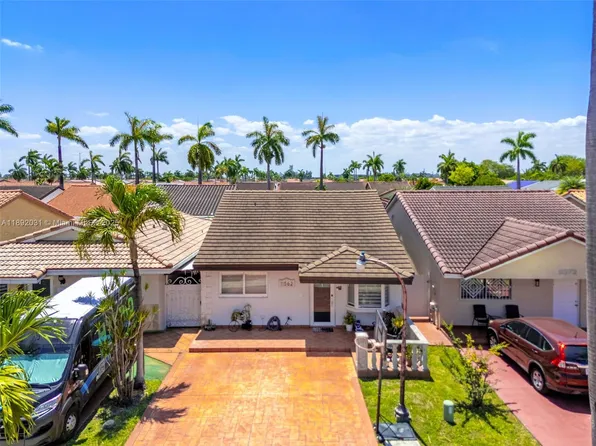 11562 NW 87th Pl, Hialeah Gardens, FL 33018