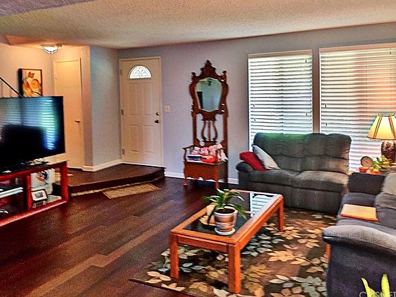 4th image of 24277 La Glorita Cir