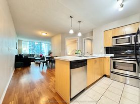 18 Yonge St