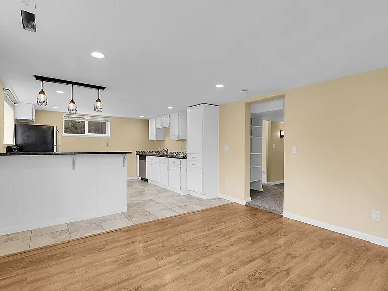 5454 S Elmwood St #5454 S ELMWOOD ST — Photo 6