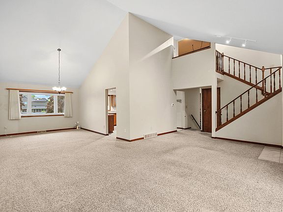 3rd image of 8924 Schafer Dr