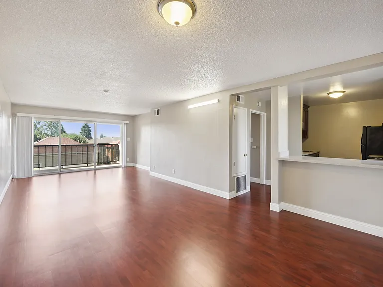 1406 Henry Street — Photo 38