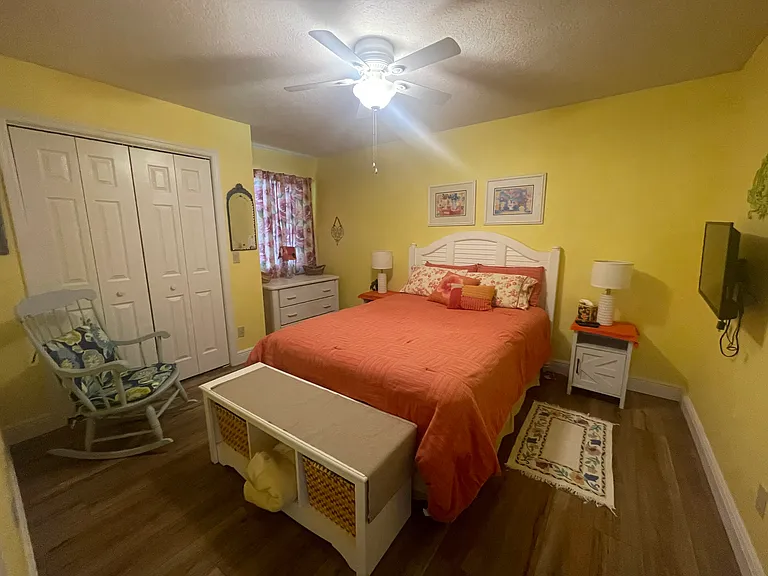 372 E Keller Ct — Photo 11