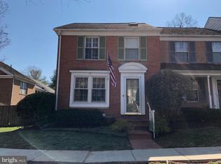 8926 Barrowgate Ct, Potomac, MD 20854