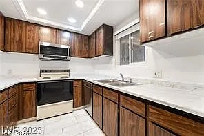 1675 Jupiter Ct #D — Photo 5