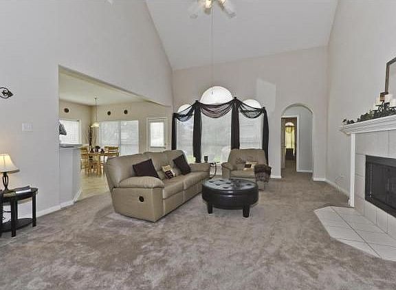 5th image of 1028 Savanna Ln