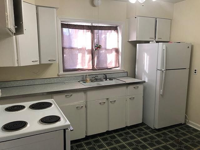 1st image of 211 S Green St