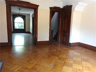 Rented by R New York