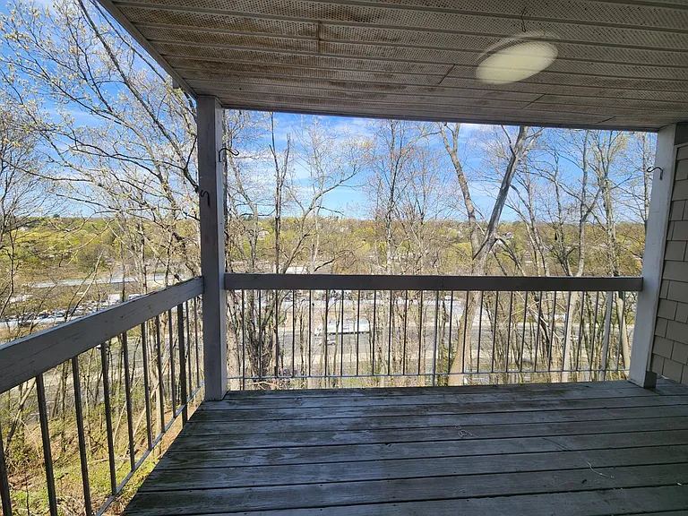 352 Schraffts Dr — Photo 17