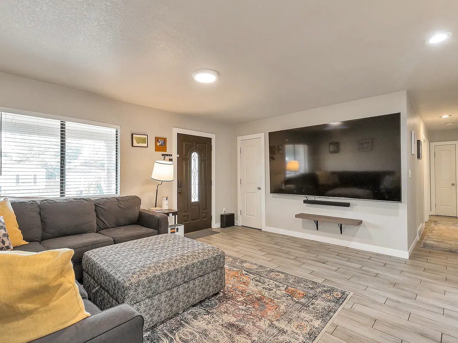 3 bed, 960 sqft, $3,500 — Photo 2