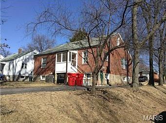 4th image of 590 Washington St