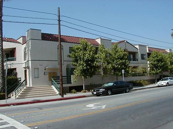 2nd image of 914 E Wilson Ave APT 10