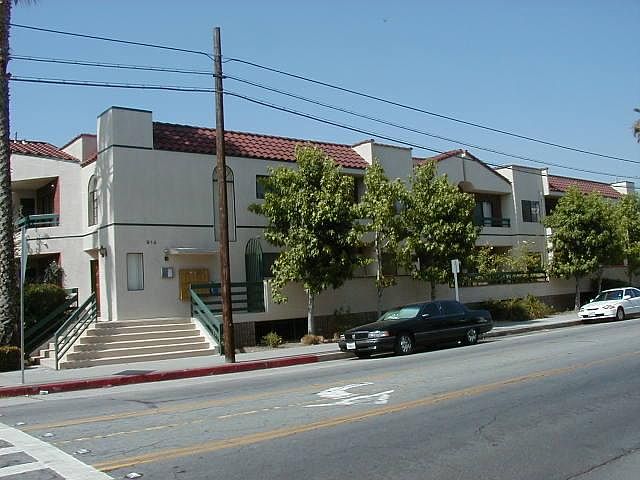 1st image of 914 E Wilson Ave APT 14
