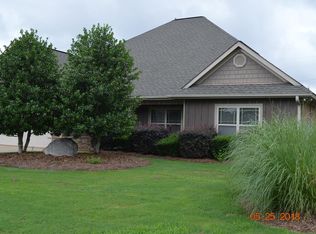 42 Boulder Creek Dr, Smiths Station, AL 36877