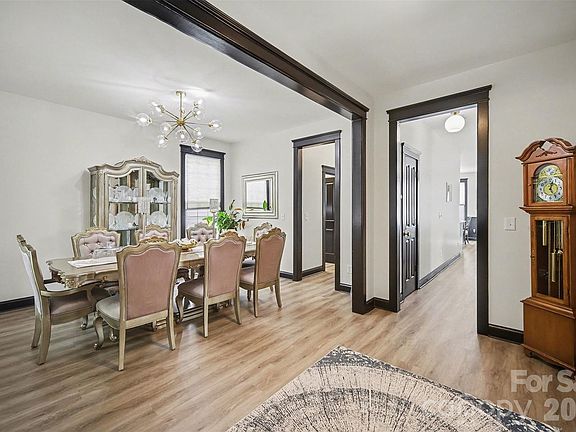 4th image of 204 Mills Ln