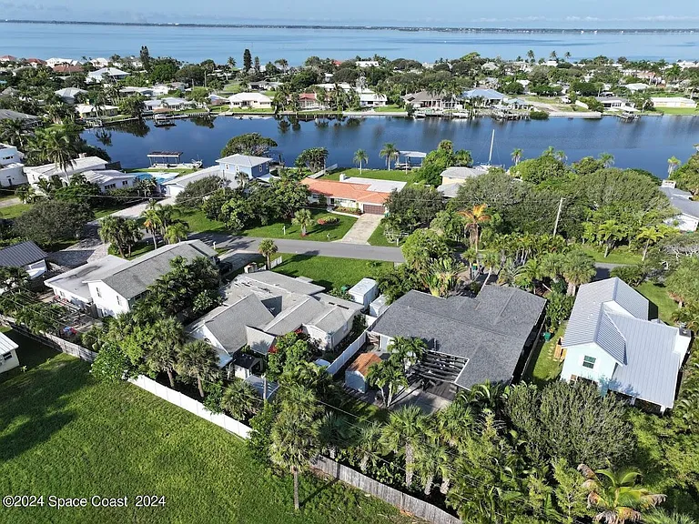 1445 Bayshore Dr — Photo 27