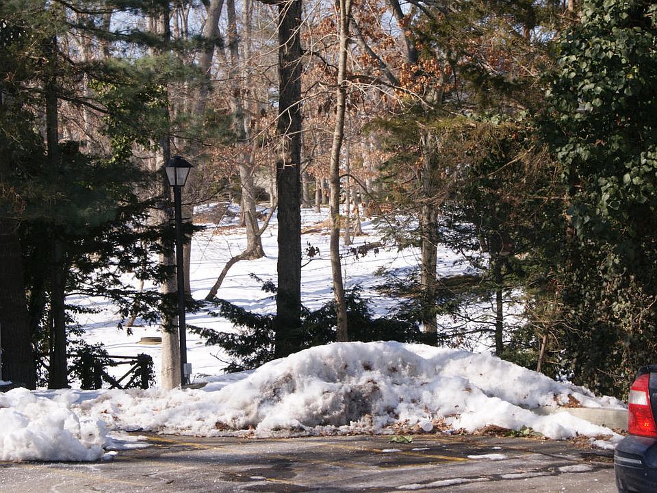 1st image of 21 Barnes Ln #21B