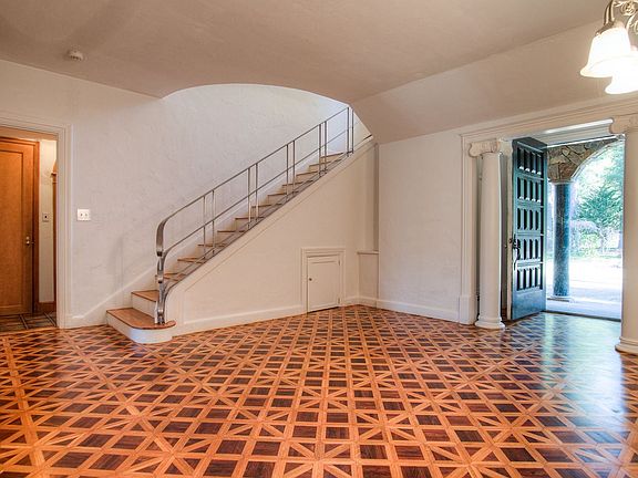 5th image of 397 Nahatan St