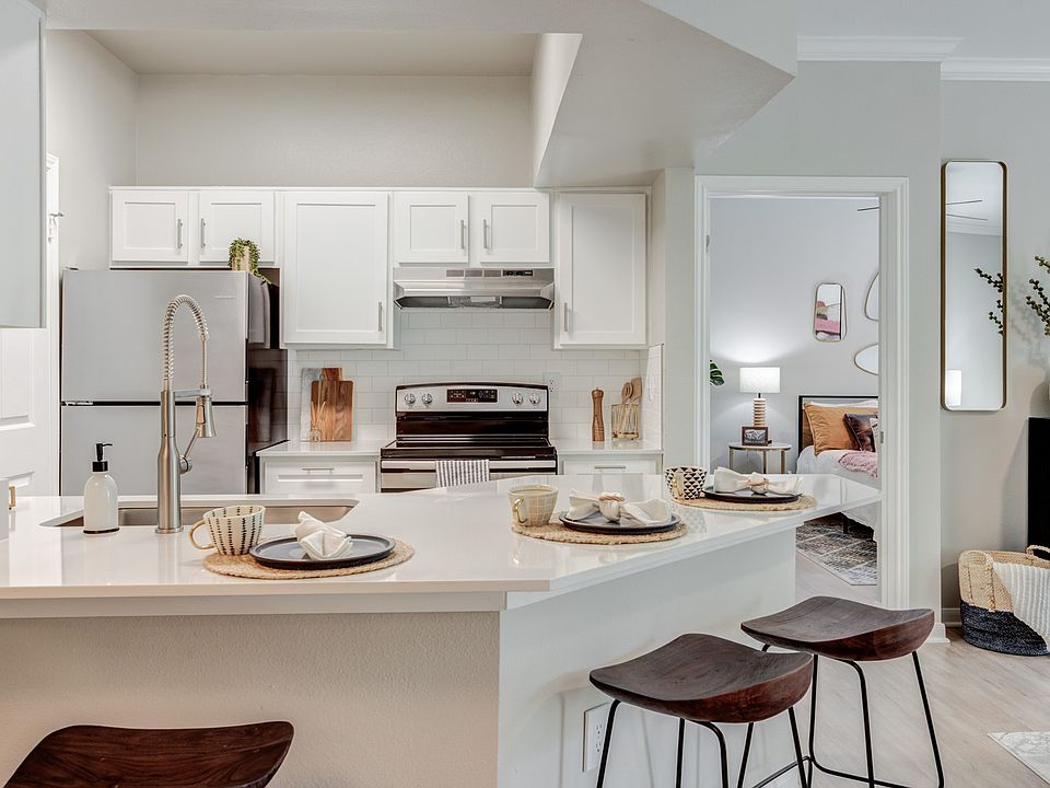 Newly Renovated Kitchen with Quartz Countertops