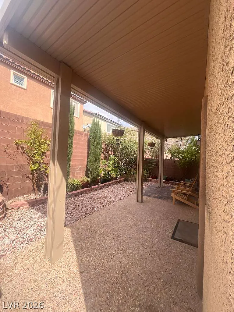 3 bed, 3.5 bath, 1798 sqft, $2,300 — Photo 2