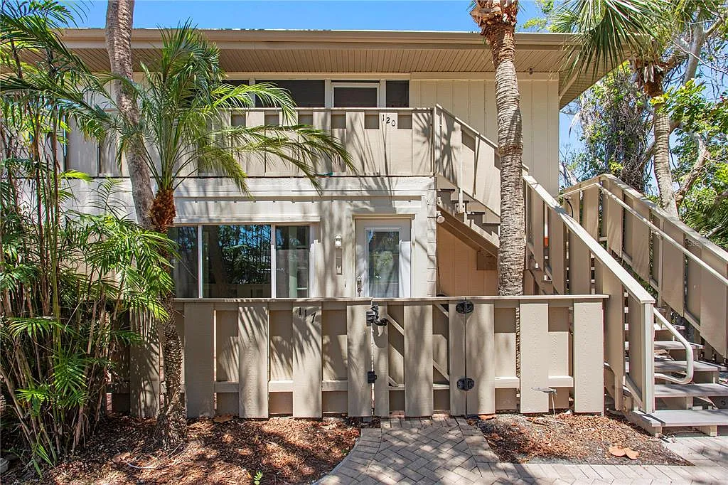 2 bed, 2.0 bath, 1449 sqft, $4,500 — Photo 3