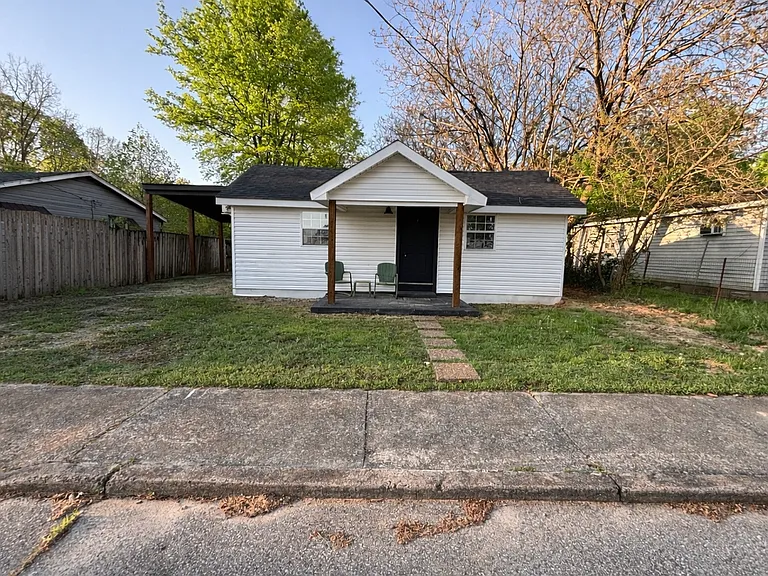 308 Cottonwood St — Photo 1