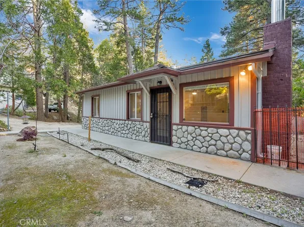 32159 Cove Cir, Running Springs, CA 92382