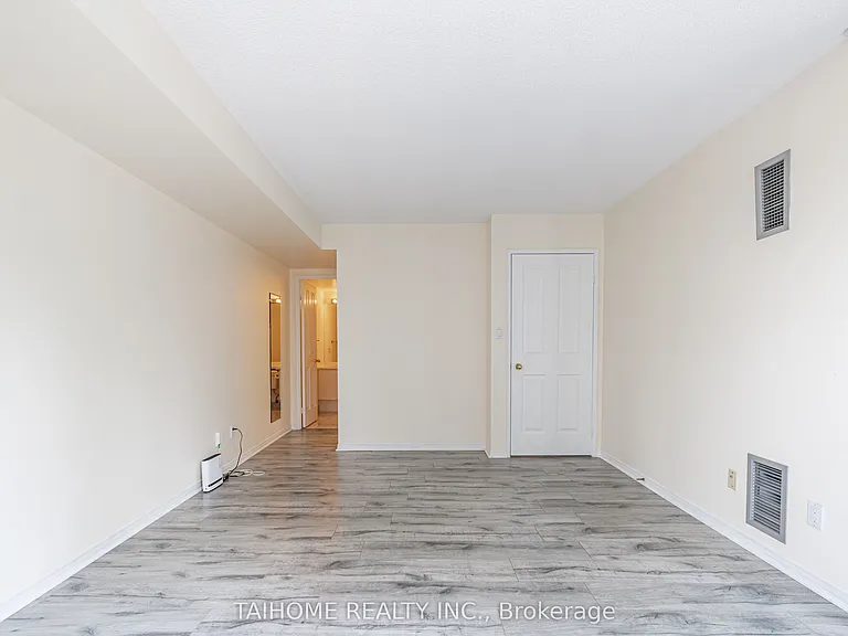 28 Hollywood Ave #809 — Photo 16